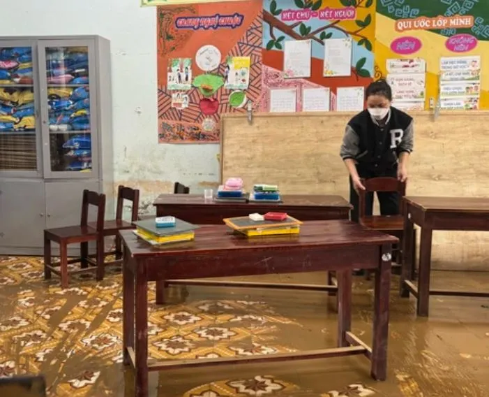 Bùn non trong lớp học Bùn non trong lớp học