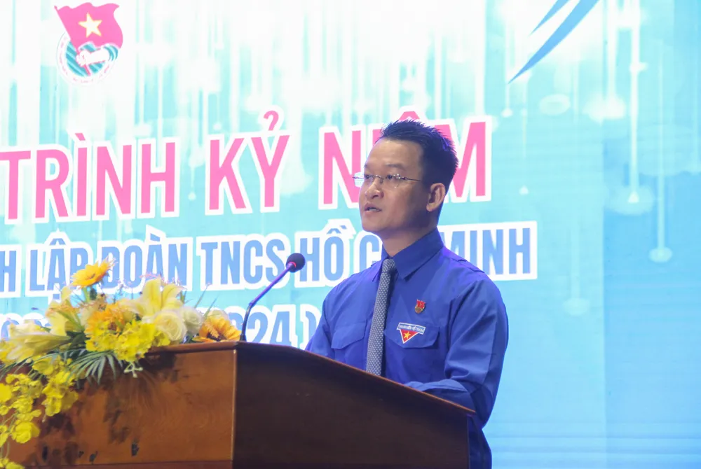 Anh Nguyễn Mạnh Dũng, Bí thư Thành đoàn Đà Nẵng phát biểu tại chương trình. Ảnh: XUÂN QUỲNH IMG_1110.jpg