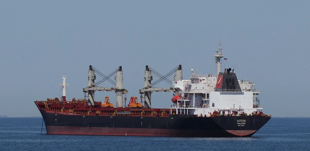 Tàu ASTERIS trên vùng biển Đà Nẵng z5359138649821_fcf8c4ef8b910c17f04145c70e95b278.jpg