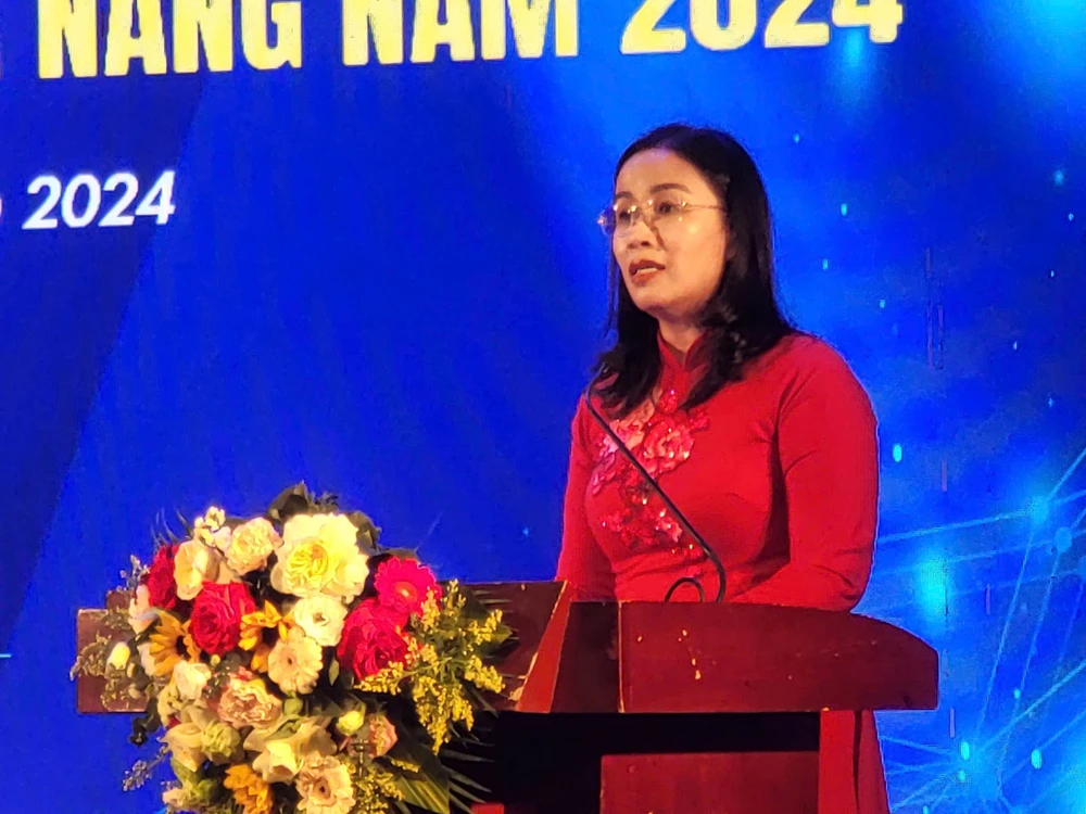 Bà Nguyễn Thị Anh Thi, Phó Chủ tịch UBND TP Đà Nẵng phát biểu. Ảnh: XUÂN QUỲNH z5938255202671_700c9f2b48f6d396d9bd54cf61a048d2.jpg
