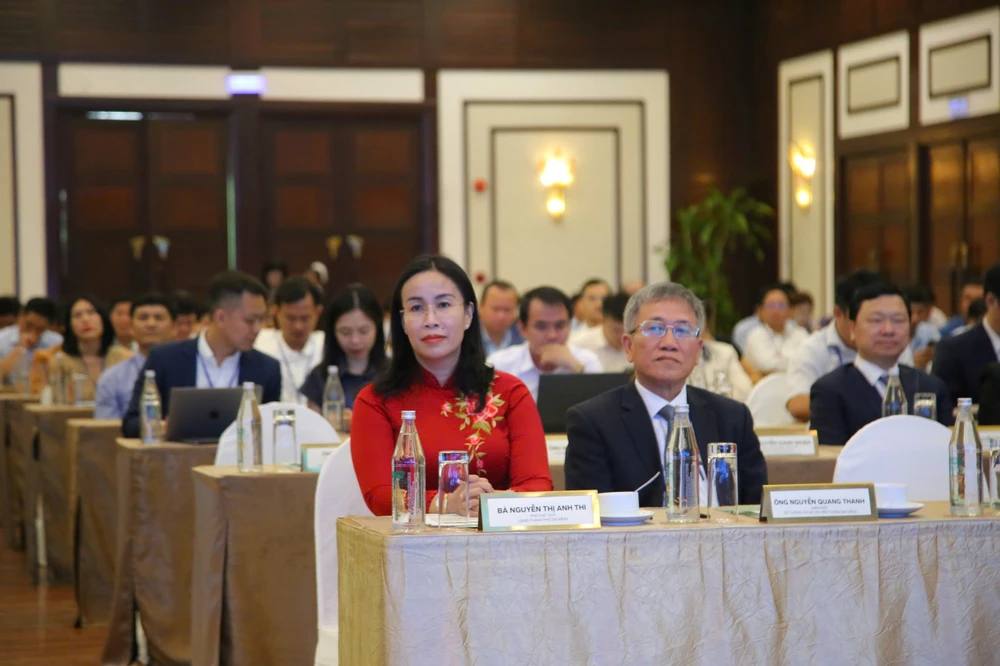 Hội thảo tập trung vào những vấn đề xoay quanh triển khai chính quyền số, xây dựng thành phố thông minh với 20 diễn giả là chuyên gia, nhà quản lý. Ảnh: XUÂN QUỲNH z5965087756499_9260c10f092e4c6525c811a41a12d887.jpg
