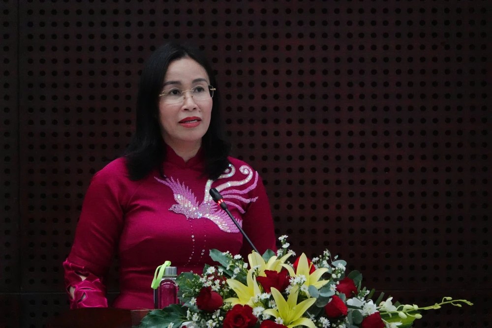 លោកស្រី Nguyen Thi Anh Thi អនុប្រធានគណៈកម្មាធិការប្រជាជនទីក្រុង Da Nang ថ្លែងមតិ។ រូបថត៖ XUAN QUYNH z6593920468120_00c0019d62cf792613d706759851295c.jpg