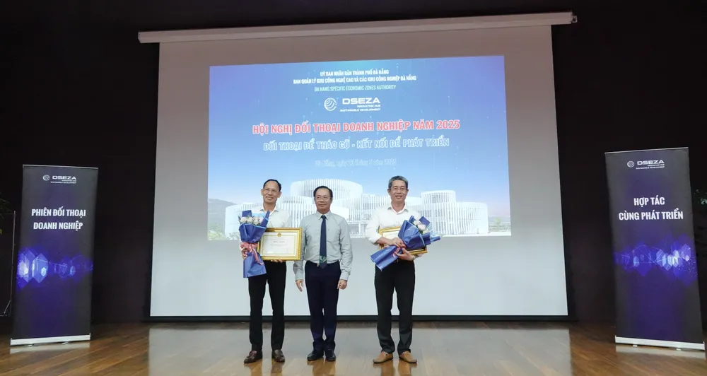 ការសរសើរនៃសហគ្រាសធម្មតា។ រូបថត៖ XUAN QUYNH DSC09782.JPG