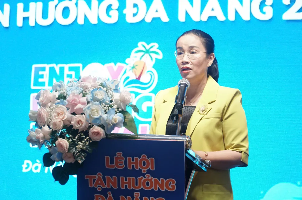Phó Chủ tịch UBND TP Đà Nẵng Nguyễn Thị Anh Thi phát biểu tại buổi họp báo công bố lễ hội. Ảnh: XUÂN QUỲNH z6643022440415_c74889524a0056916f3f0e82bd31db7d.jpg