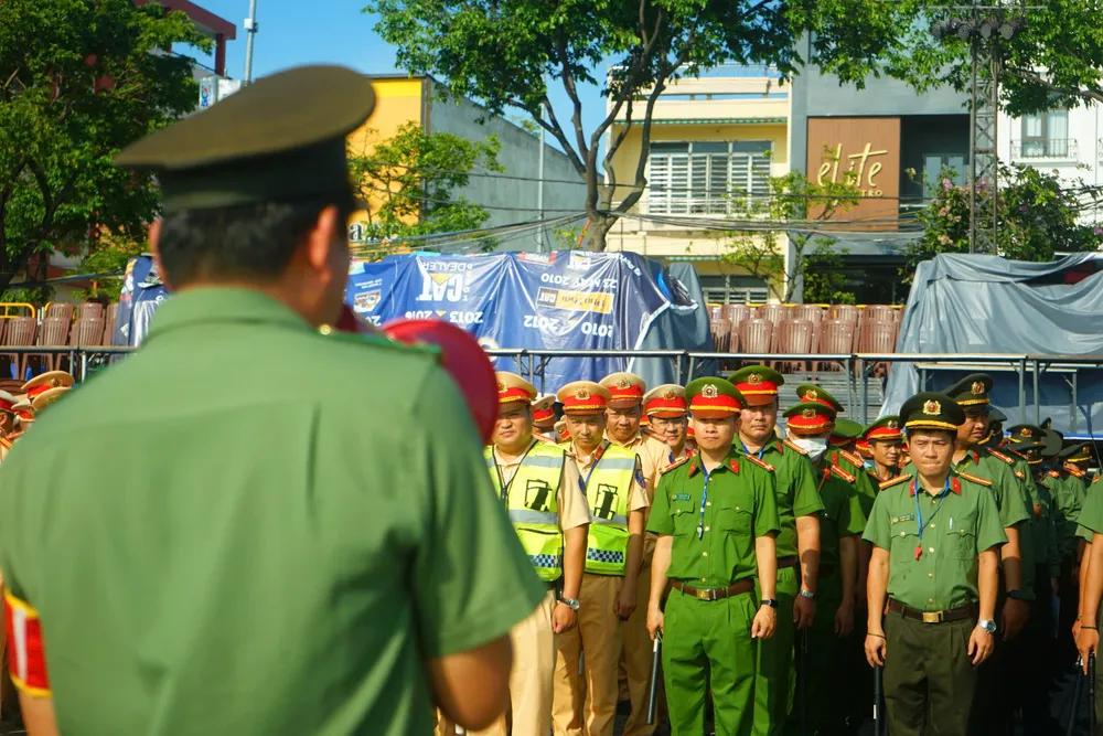 Công an TP Đà Nẵng huy động lực lượng, phương tiện tổ chức tổng diễn tập phương án bảo đảm an ninh trật tự, trật tự an toàn giao thông, phòng cháy chữa cháy và cứu nạn cứu hộ phục vụ DIFF 2025. Ảnh: XUÂN QUỲNH