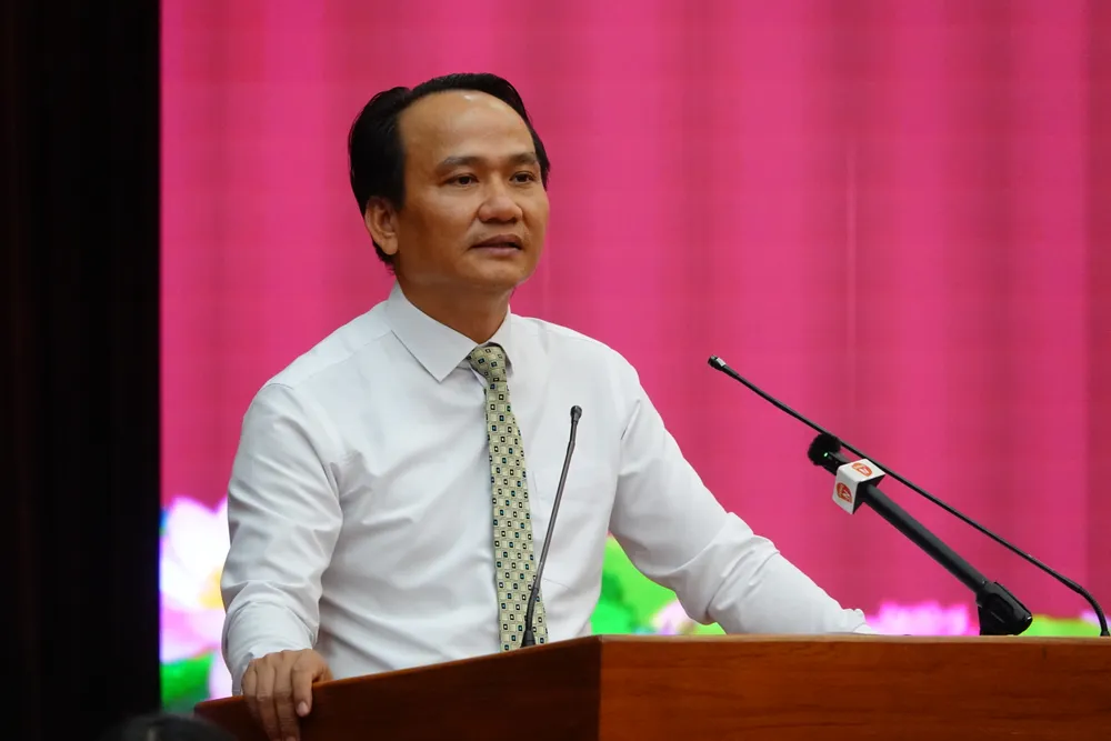 Ông Nguyễn Đình Vĩnh, Phó Bí thư Thường trực Thành ủy Đà Nẵng, phát biểu. Ảnh: XUÂN QUỲNH DSC00994.JPG