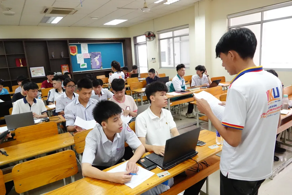Hội thi nhằm phát huy mạnh mẽ tính sáng tạo, kiến thức, kỹ năng số của học sinh để giải quyết các vấn đề trong thực tế. Ảnh: XUÂN QUỲNH DSC01622.JPG