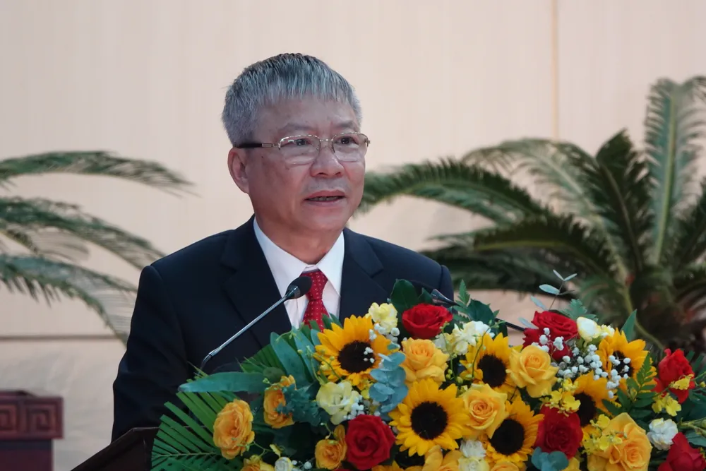 Ông Nguyễn Đức Dũng, Chủ tịch HĐND TP Đà Nẵng phát biểu tại kỳ họp. Ảnh: XUÂN QUỲNH DSC01946.JPG