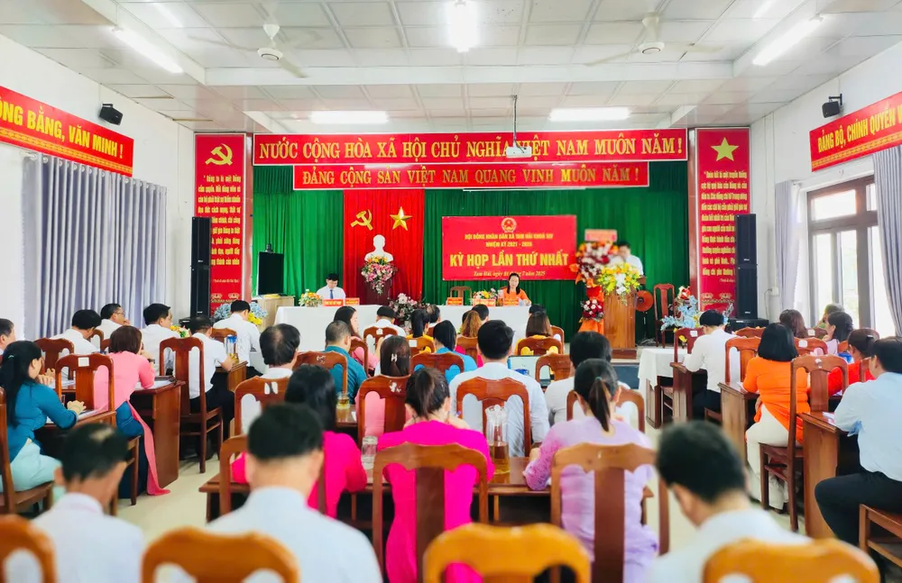 Kỳ họp lần thứ Nhất HĐND xã Tam Hải z6759877804848_050196d1cac27a4095293719f9d43cc9.jpg