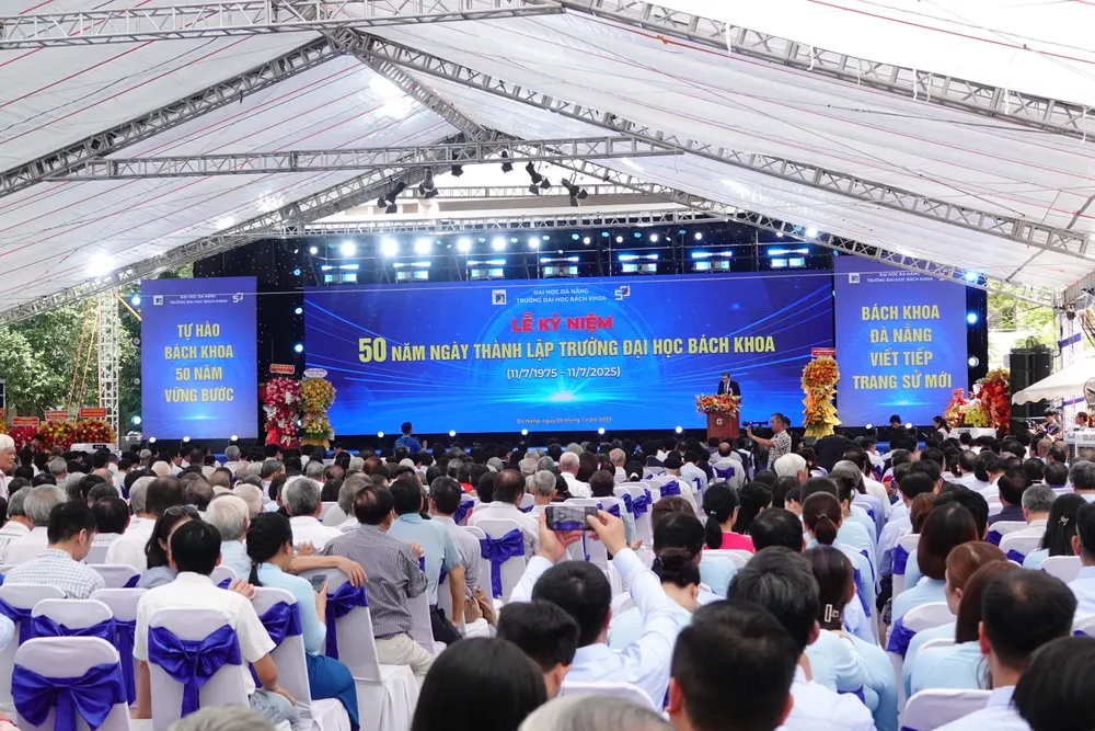 Quang cảnh lễ kỷ niệm. Ảnh: XUÂN QUỲNH DSC02197.JPG