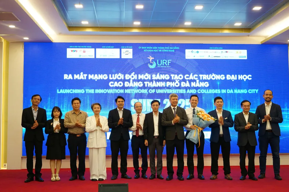 Ra mắt Mạng lưới đổi mới sáng tạo các trường đại học, cao đẳng TP Đà Nẵng. Ảnh: XUÂN QUỲNH z6855553753944_02bcb8545eb54e7c98a8c07b9a30c923.jpg