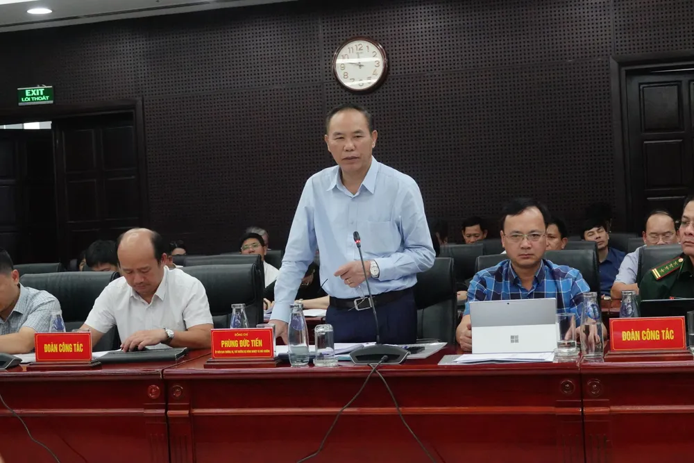 Ông Phùng Đức Tiến, Thứ trưởng Bộ NN-MT kết luận DSC03383.JPG