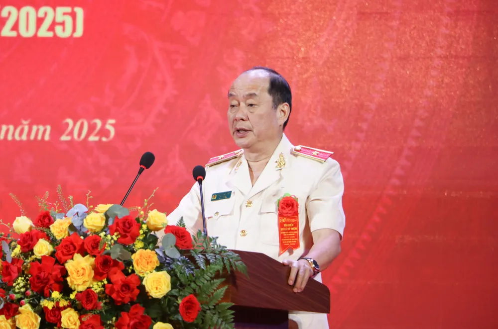 Thiếu tướng Nguyễn Hữu Hợp, Giám đốc Công an TP Đà Nẵng phát biểu. Ảnh: XUÂN QUỲNH 18-8 CONG AN9.jpg