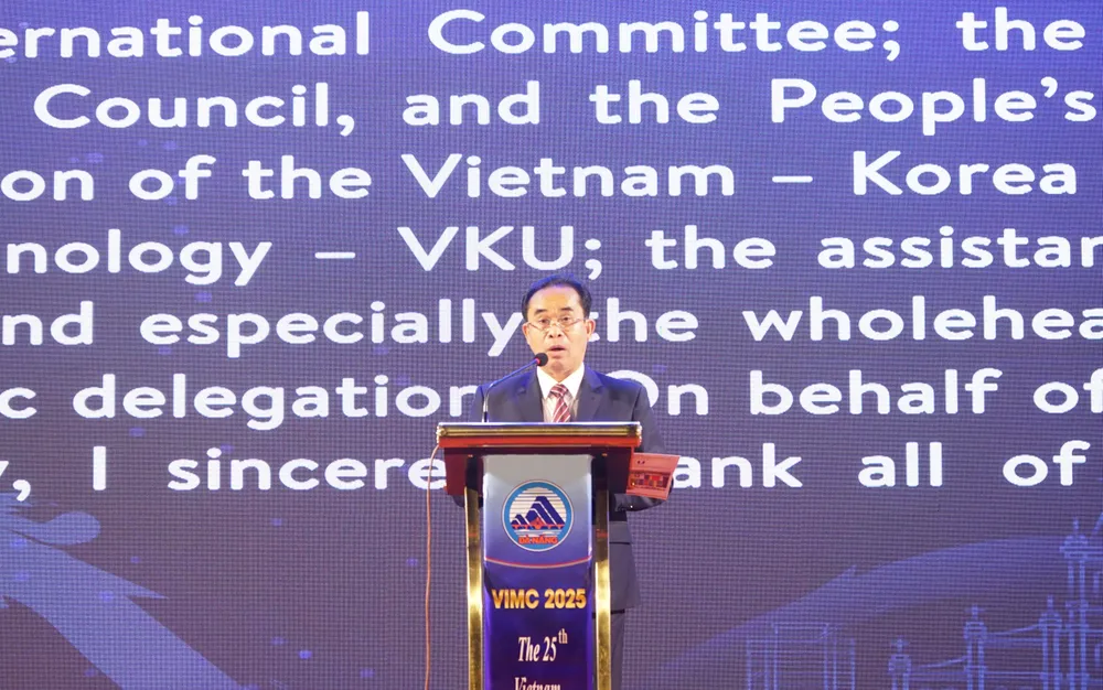 Ông Trần Anh Tuấn, Phó Chủ tịch UBND TP Đà Nẵng phát biểu. Ảnh: XUÂN QUỲNH DSC04379.JPG