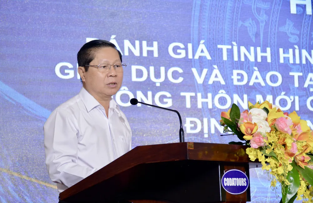 Ông Lê Tấn Dũng, Thứ trưởng Bộ GD-ĐT phát biểu kết luận hội nghị DSC_2368.JPG