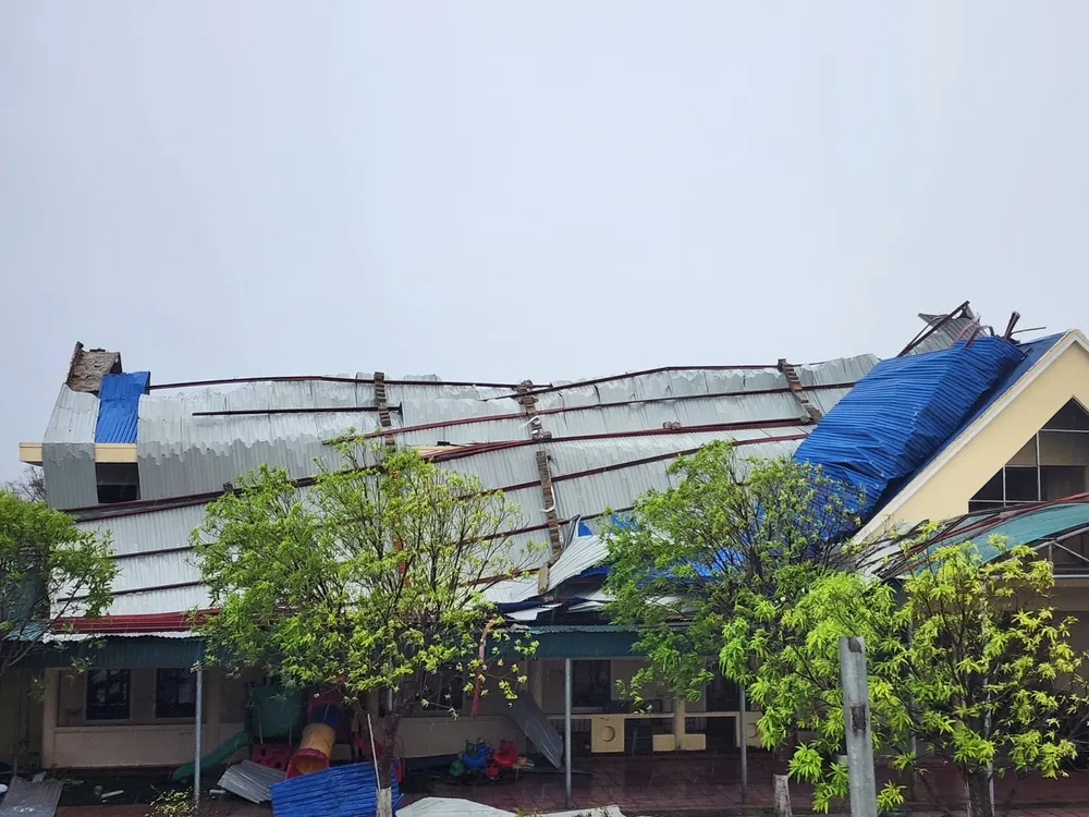 Ngổn ngang vật liệu hư hỏng. Ảnh: DƯƠNG QUANG ảnh_Viber_2025-09-29_08-30-23-874.jpg