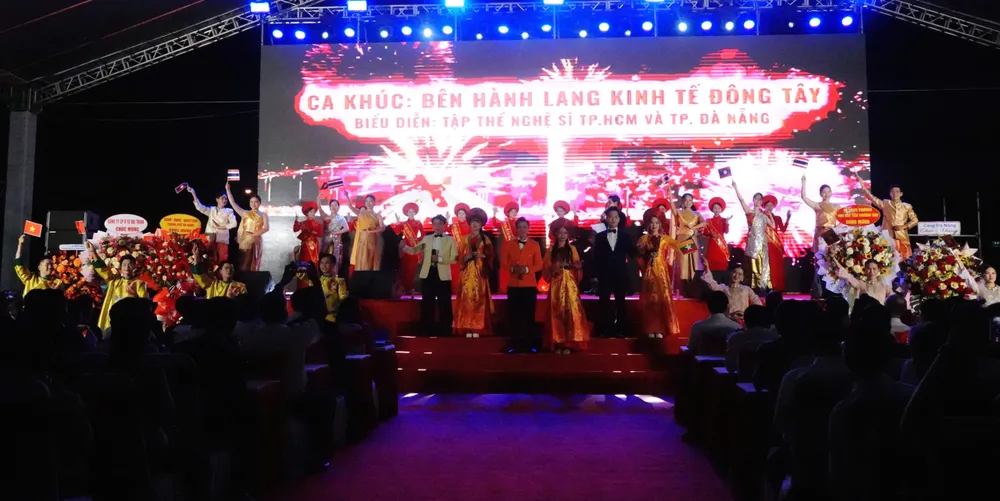 Chương trình nghệ thuật. Ảnh: XUÂN QUỲNH 1000037272.jpg