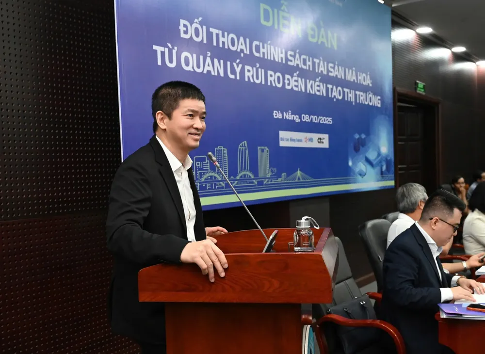 Ông Phan Đức Trung nhấn mạnh sự cần thiết cân bằng giữa đổi mới sáng tạo và quản lý tuân thủ để phát triển bền vững thị trường tài sản mã hóa. Ảnh: XUÂN QUỲNH Ông Phan Đức Trung.jpg