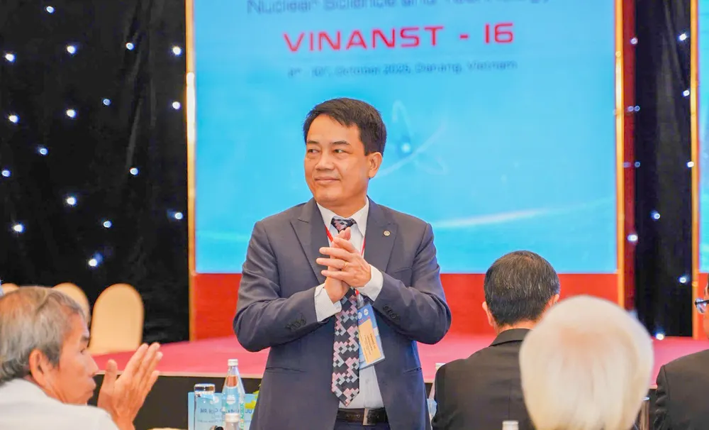 Tiến sĩ Trần Chí Thành, Viện trưởng Viện Năng lượng nguyên tử Việt Nam chia sẻ tại hội nghị z7098344631608_e2a32cb2488498198014ae2d3dbf1b57.jpg