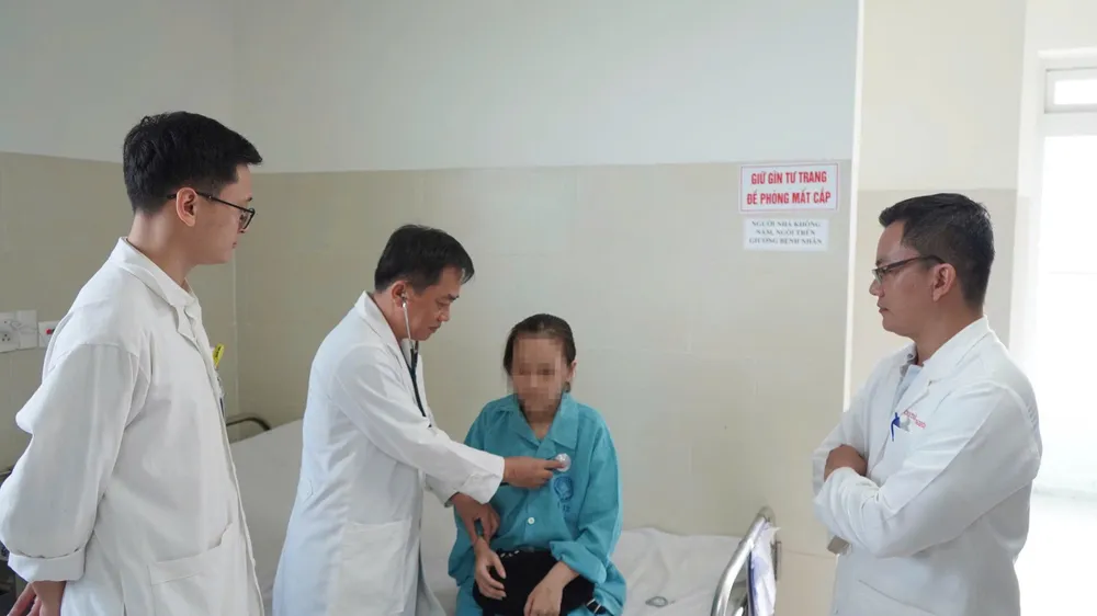 Hiện bệnh nhân tỉnh táo, ăn uống bình thường, sinh hiệu ổn định và đã được xuất viện 101305518084045325.jpg