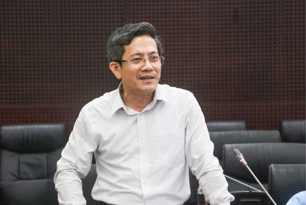 Ông Trần Nam Hưng, Phó Chủ tịch UBND TP Đà Nẵng chia sẻ. Ảnh: XUÂN QUỲNH HOP CHONG LUT BAO1.jpg