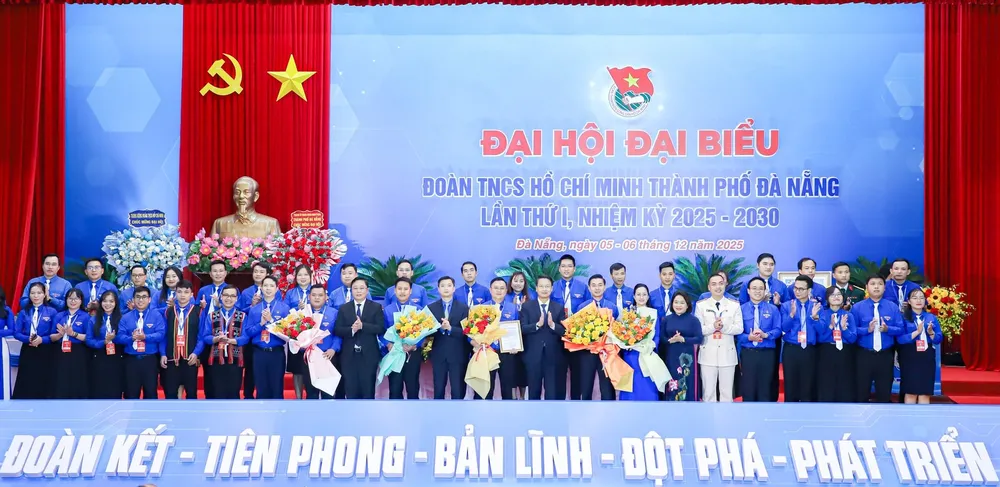 Ra mắt Ban Chấp hành Đoàn TNCS Hồ Chí Minh thành phố khóa I, nhiệm kỳ 2025-2030