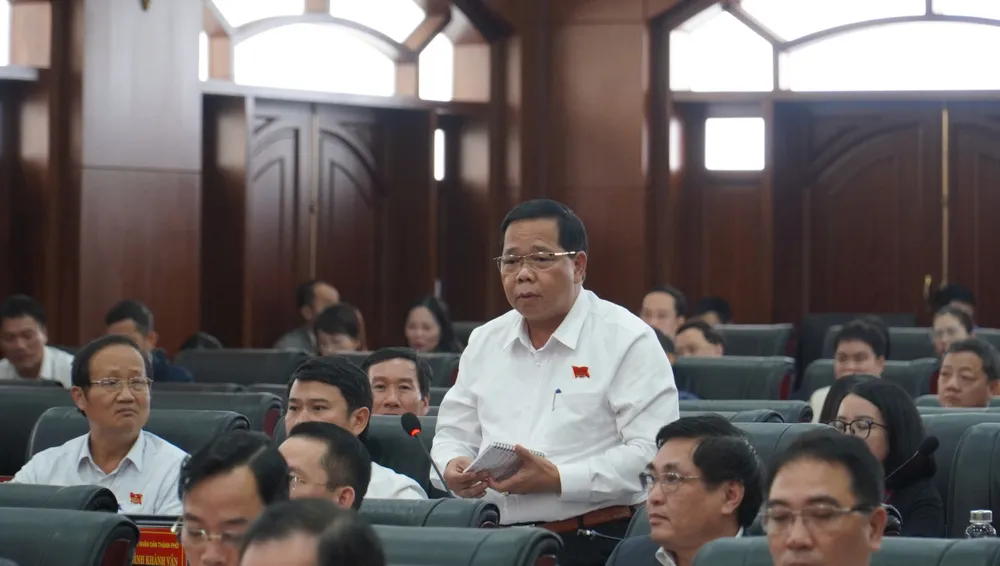 Ông Bling Mia, đại biểu HĐND TP Đà Nẵng, phát biểu tại phần thảo luận trong kỳ họp thứ 5. Ảnh: XUÂN QUỲNH