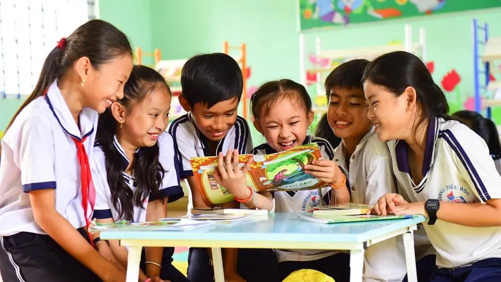 Muốn trẻ có thói quen đọc sách, cha mẹ phải mất nhiều công uốn nắn 