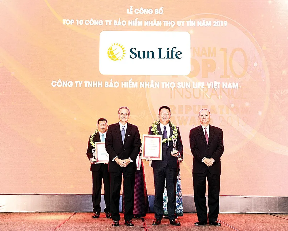 Sun Life Việt Nam - Tốp 10 công ty BHNT uy tín nhất Việt Nam năm 2019 ảnh 1 Sun Life Việt Nam - Tốp 10 công ty BHNT uy tín nhất Việt Nam năm 2019 ảnh 1
