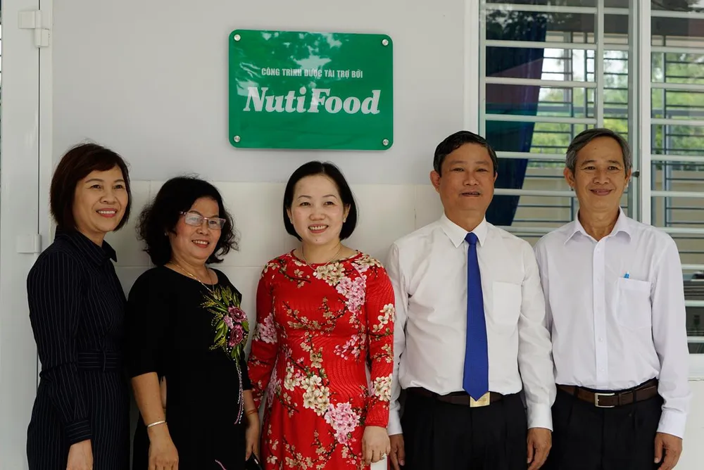 NutiFood tặng trường học cho Bình Dương nhân khai trường ảnh 1 NutiFood tặng trường học cho Bình Dương nhân khai trường ảnh 1