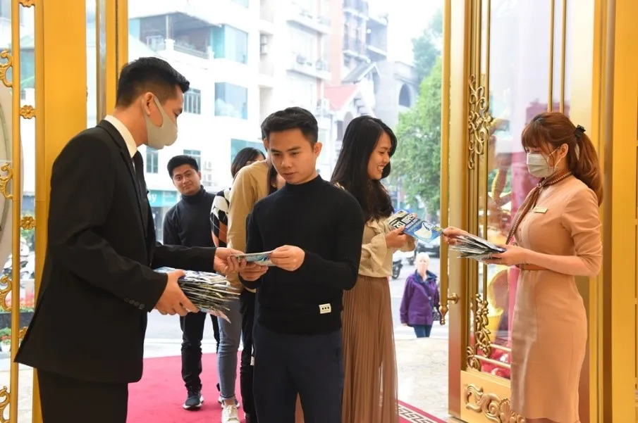 Đến DOJI Tower mua vàng Thần Tài: Tặng khẩu trang Nhật Bản 3D cao cấp ảnh 3