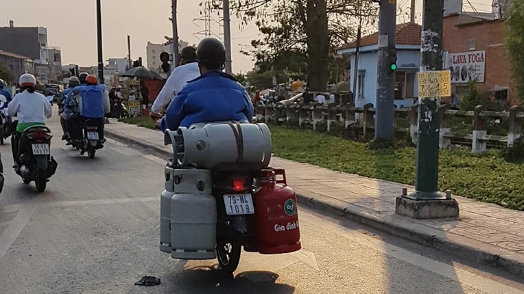 Chở gas thiếu an toàn