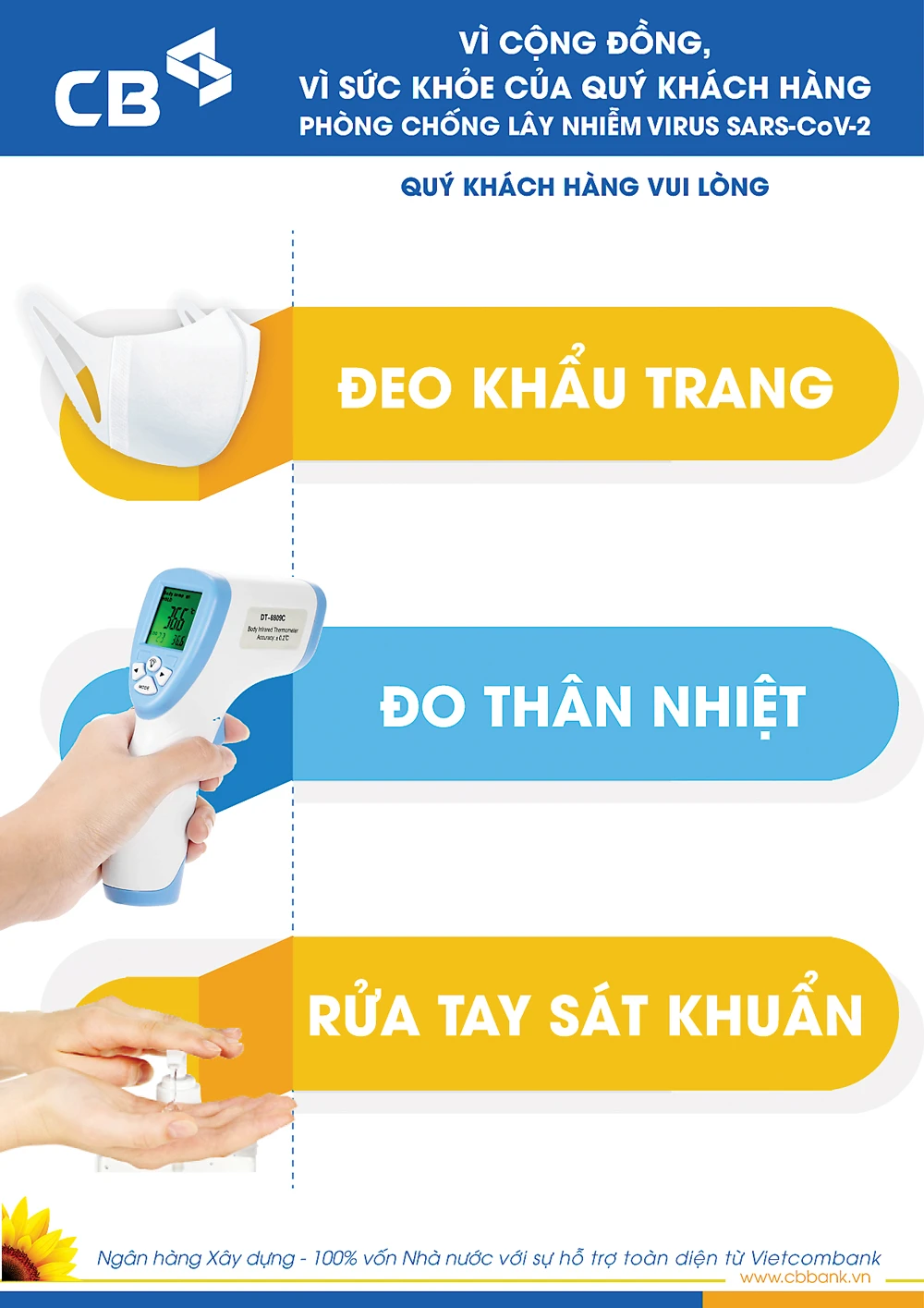 Khách hàng giao dịch tại CB: Được phục vụ đo thân nhiệt và nước rửa tay sát khuẩn