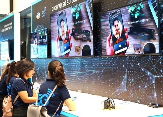 Dùng thử các ứng dụng trên di động 5G tại TPHCM