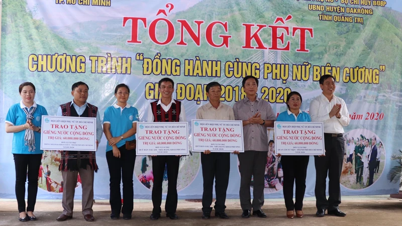 Chương trình "Đồng hành cùng phụ nữ biên cương" tại xã A Bung và A Ngo, tỉnh Quảng Trị