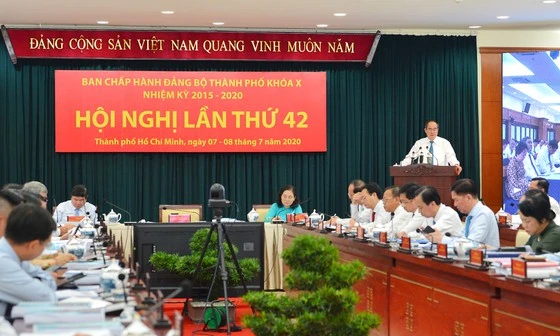 Hội nghị lần thứ 42 Ban Chấp hành Đảng bộ thành phố khóa X bế mạc. Ảnh: VIỆT DŨNG