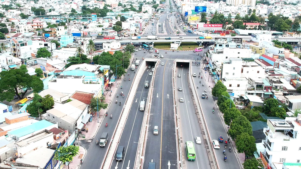 Giao thông tại khu vực nút giao An Sương đang tốt hơn. Ảnh: CAO THĂNG