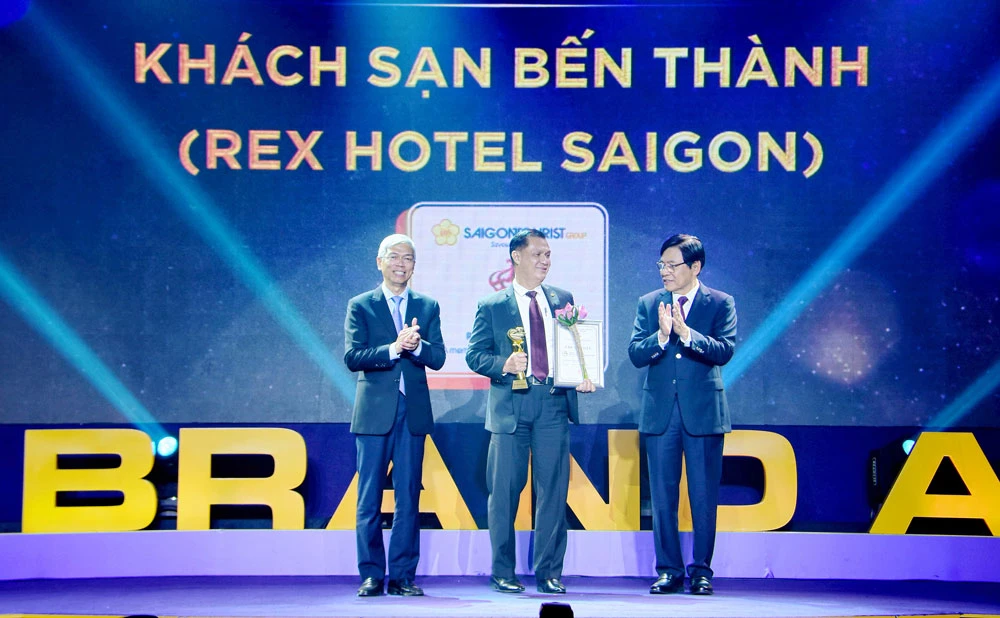 Rex Hotel Saigon được bình chọn nhận Giải thưởng Thương Hiệu Vàng TPHCM năm 2020