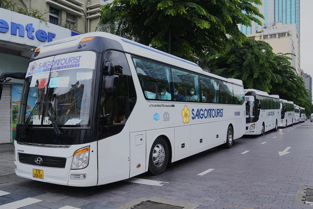 Saigontourist Group tiếp tục tài trợ, tổ chức 8 tour tri ân cho hàng ngàn y bác sĩ tại Cần Giờ, Củ Chi ảnh 1 Saigontourist Group tiếp tục tài trợ, tổ chức 8 tour tri ân cho hàng ngàn y bác sĩ tại Cần Giờ, Củ Chi ảnh 1