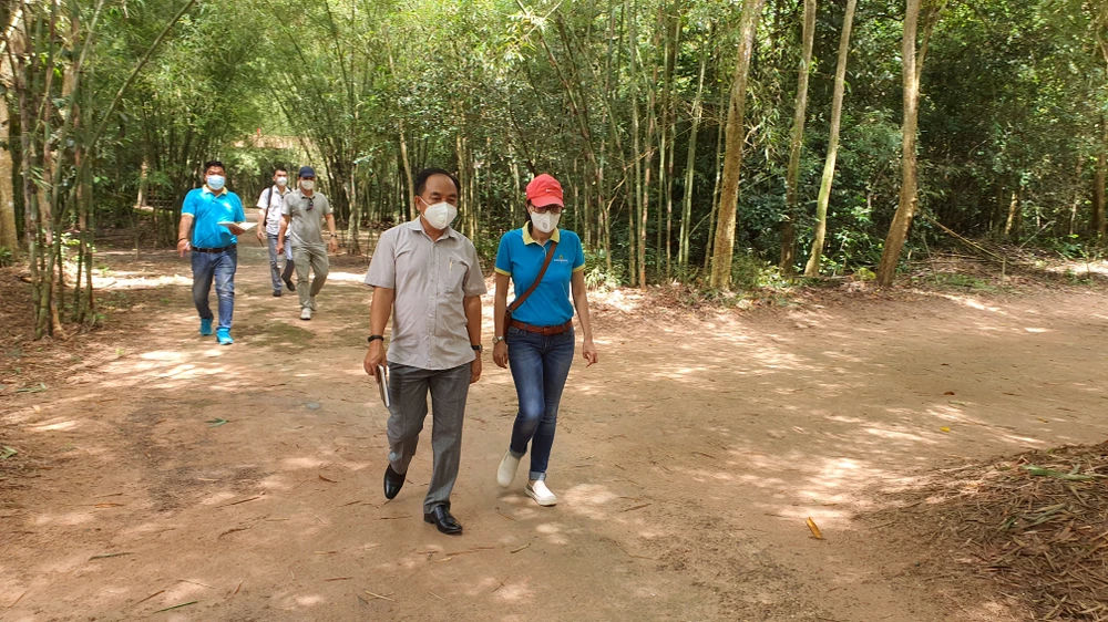 Saigontourist Group tiếp tục tài trợ, tổ chức 8 tour tri ân cho hàng ngàn y bác sĩ tại Cần Giờ, Củ Chi ảnh 3 Saigontourist Group tiếp tục tài trợ, tổ chức 8 tour tri ân cho hàng ngàn y bác sĩ tại Cần Giờ, Củ Chi ảnh 3