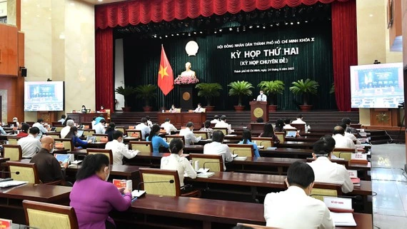 Kỳ họp thứ hai HĐND TPHCM khóa X, nhiệm kỳ 2021-2026, sáng 24-8-2021. Ảnh: VIỆT DŨNG