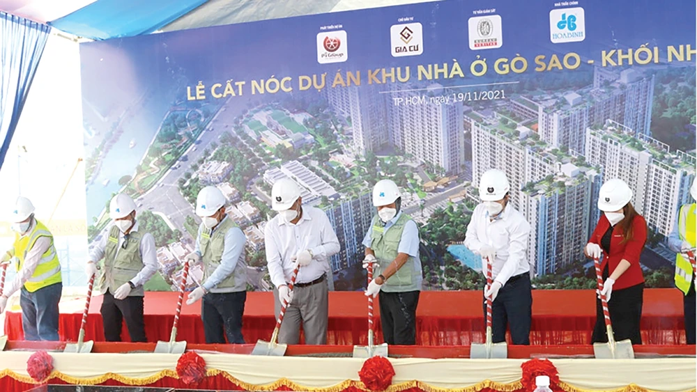 Hòa Bình tổ chức cất nóc dự án Picity High Park Khối nhà C4