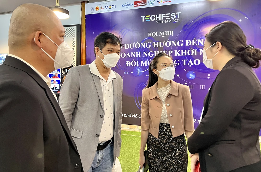 Các startup trao đổi tại Hội nghị “Con đường hướng đến IPO cho doanh nghiệp khởi nghiệp đổi mới sáng tạo”