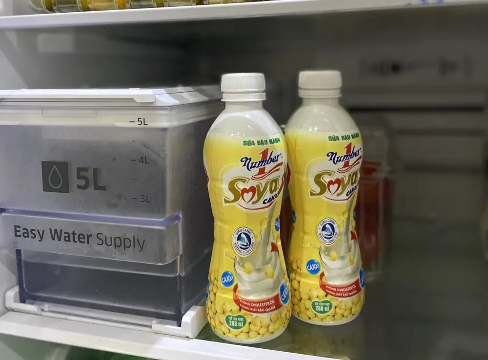 Sữa đậu nành đóng chai được phụ nữ ưu ái lựa chọn chăm sóc sức khỏe gia đình ảnh 1