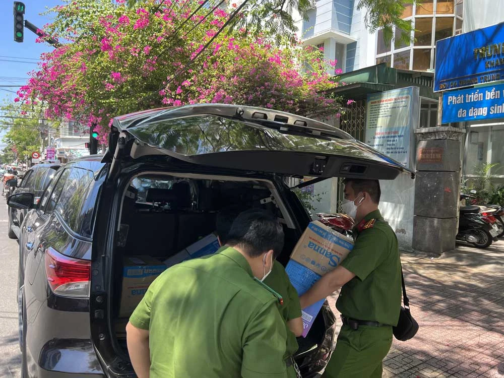 Giám đốc CDC Khánh Hòa Huỳnh Văn Dõng bị khởi tố ảnh 1 Giám đốc CDC Khánh Hòa Huỳnh Văn Dõng bị khởi tố ảnh 1