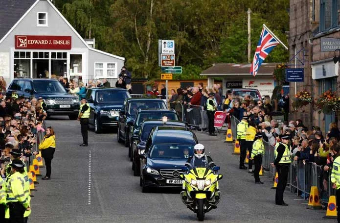 Linh cữu Nữ hoàng Elizabeth II đến Edinburgh