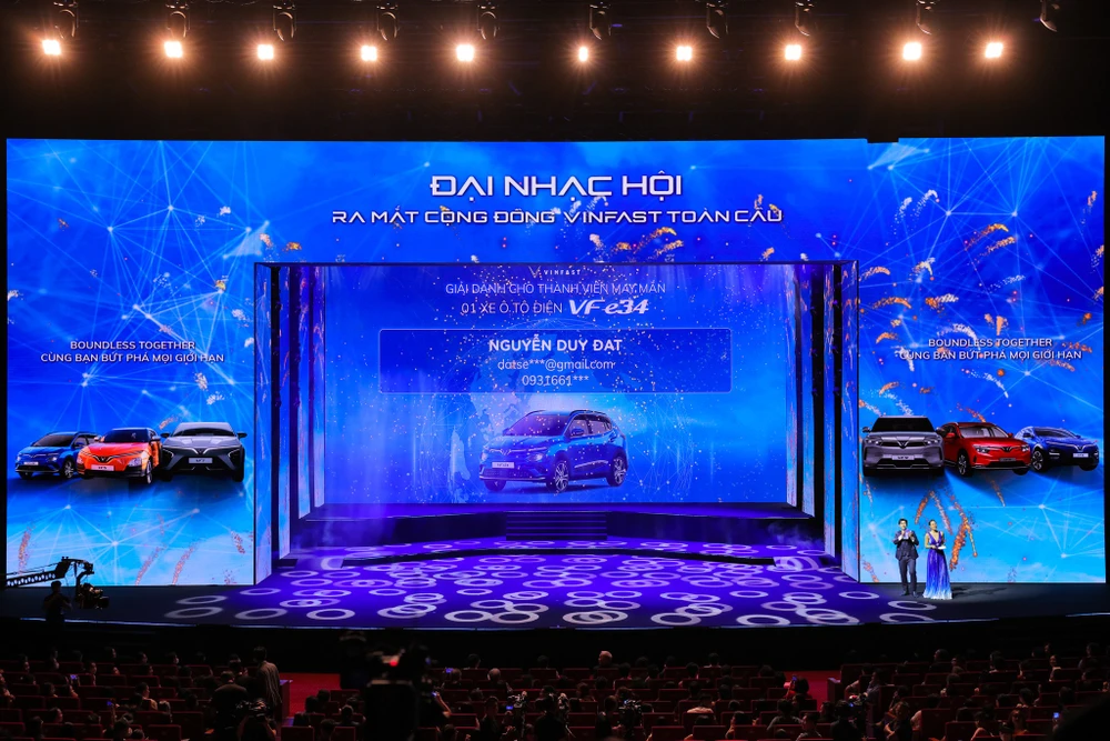 3.000 người tham dự đại nhạc hội ra mắt cộng đồng VinFast toàn cầu ảnh 8 3.000 người tham dự đại nhạc hội ra mắt cộng đồng VinFast toàn cầu ảnh 8