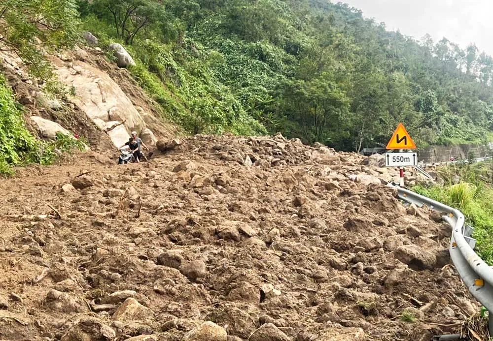 Mưa lũ qua đi, tình người ở lại ảnh 4