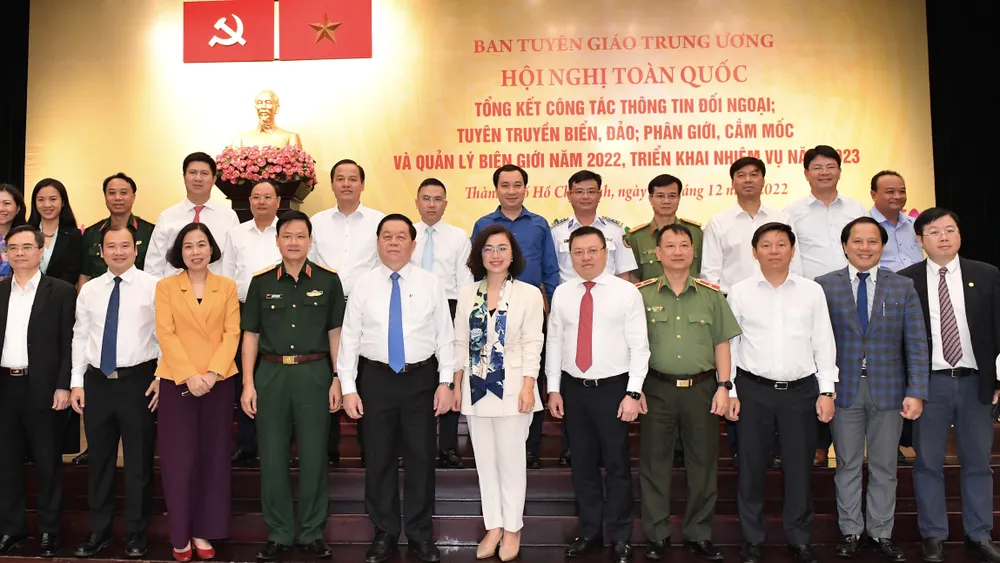 Trưởng Ban Tuyên giáo Trung ương Nguyễn Trọng Nghĩa và các đại biểu tại hội nghị. Ảnh: VIỆT DŨNG