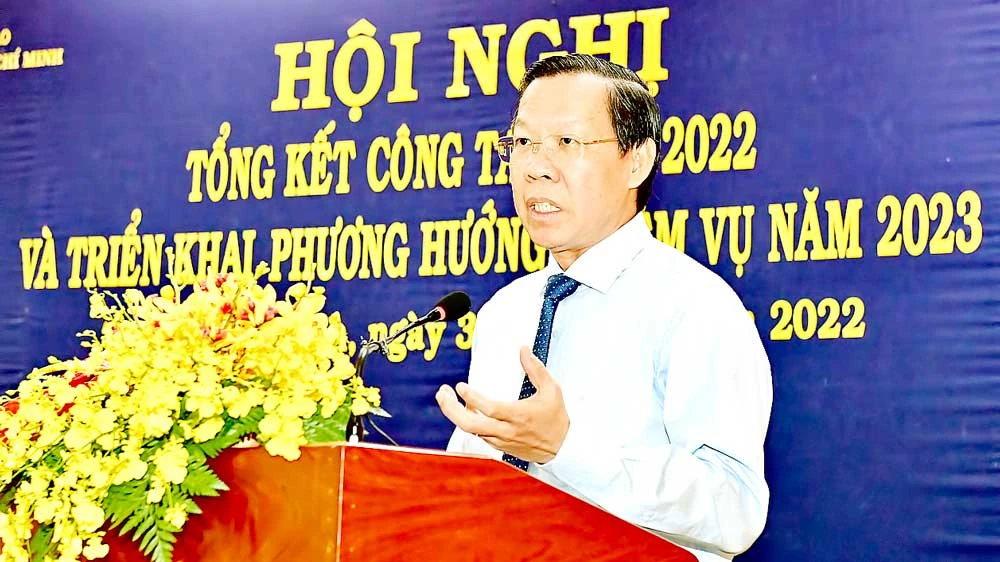 Chủ tịch UBND TPHCM Phan Văn Mãi phát biểu tại hội nghị. Ảnh: VIỆT DŨNG